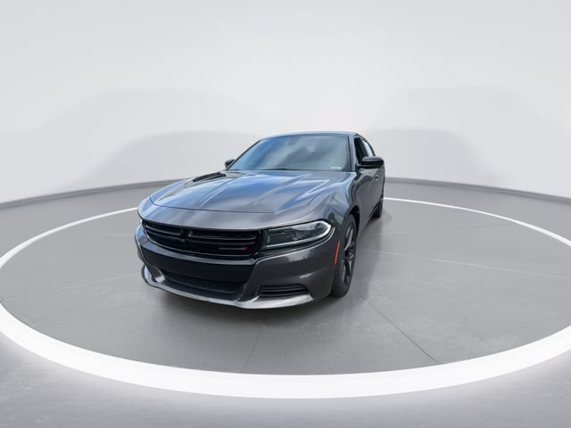 Used 2022 Dodge Charger SXT w/ Blacktop Package RWD image 3