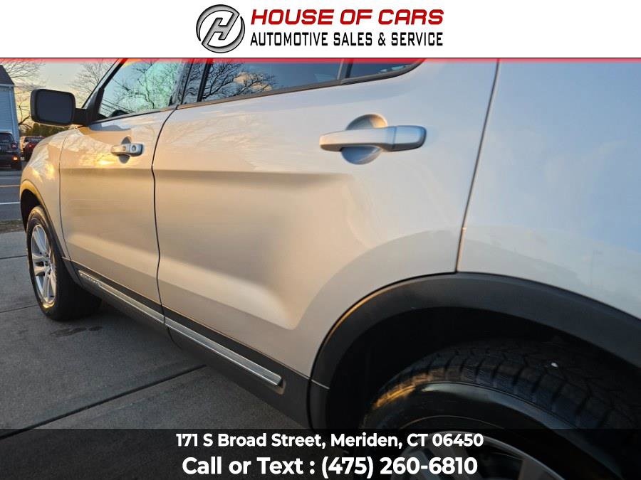 Used 2019 Ford Explorer XLT w/ Equipment Group 202A AWD/4WD image 17