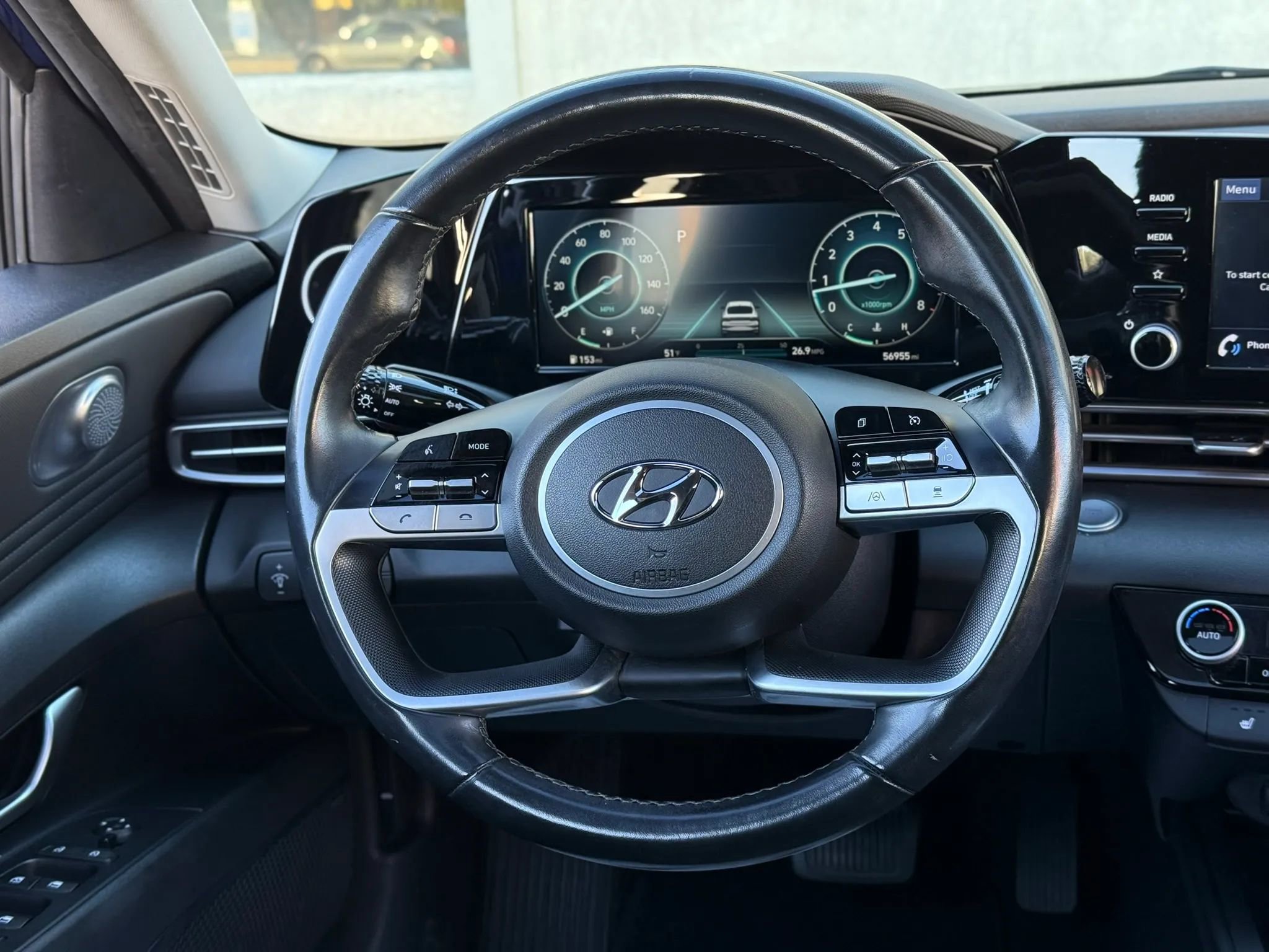 Used 2021 Hyundai Elantra SEL w/ Convenience + Premium Package image 17