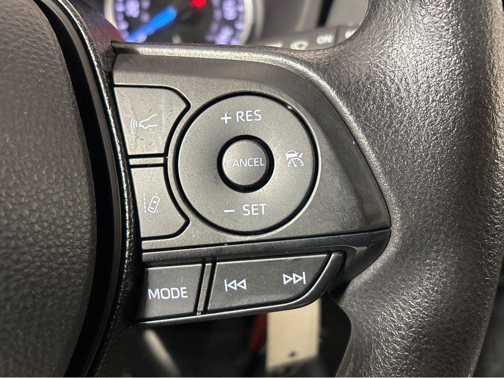 Used 2021 Toyota RAV4 LE image 24