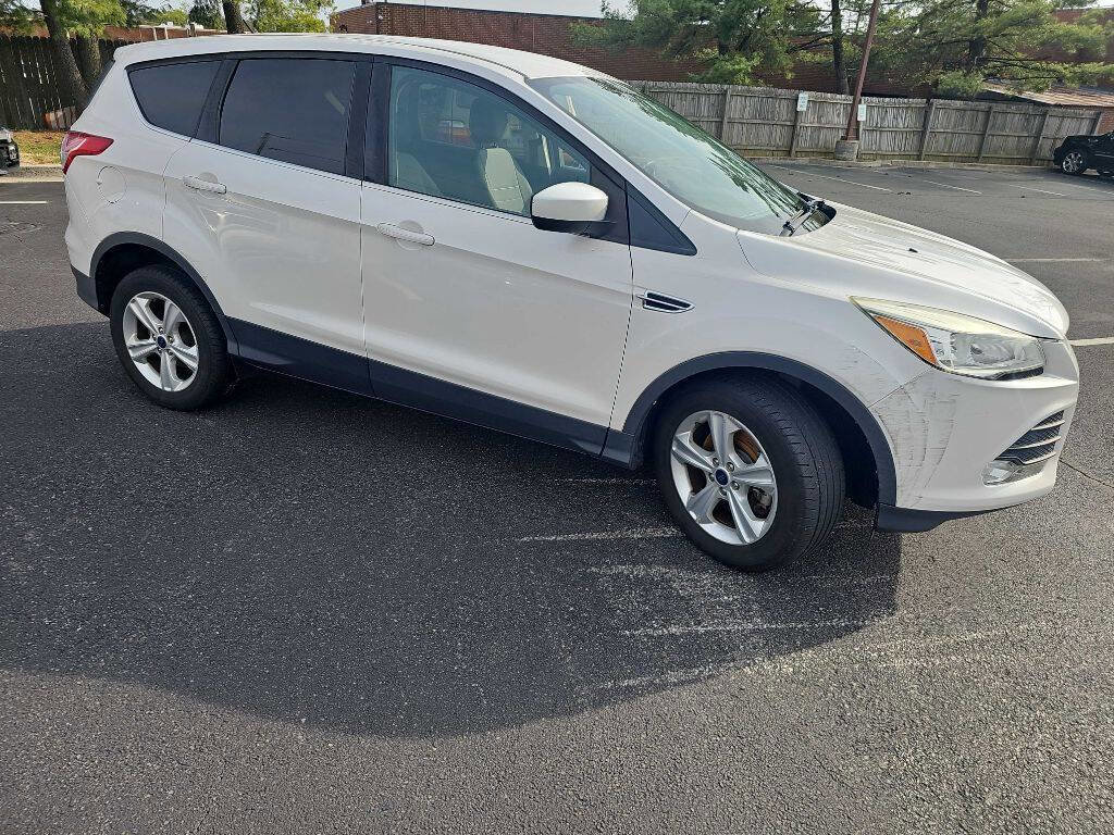 Used 2015 Ford Escape SE image 3
