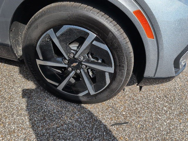 Used 2025 Chevrolet Equinox EV LT w/ Convenience Package image 6