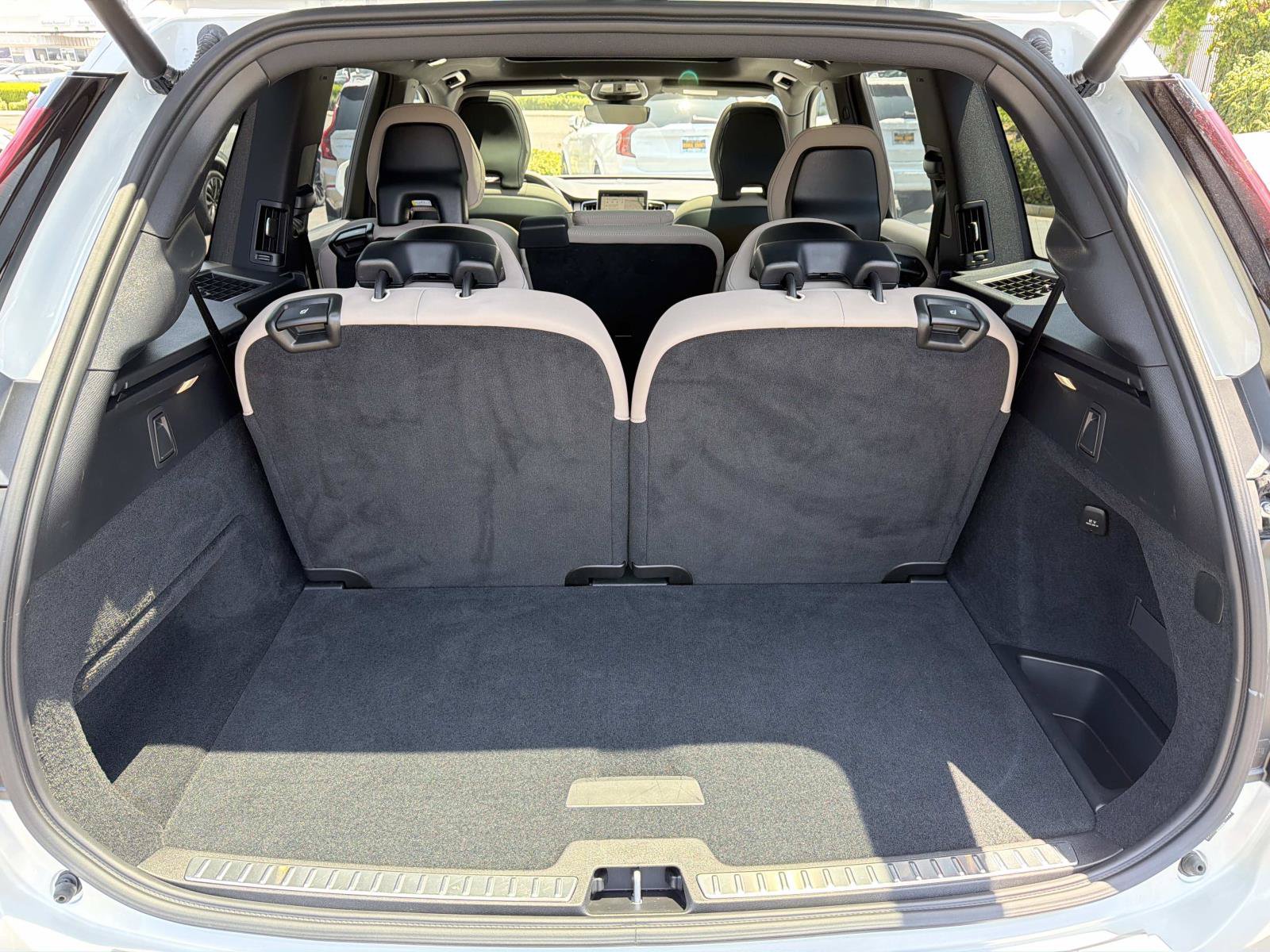 Used 2026 Volvo XC90 B6 Plus w/ Protection Package Premier AWD/4WD image 24