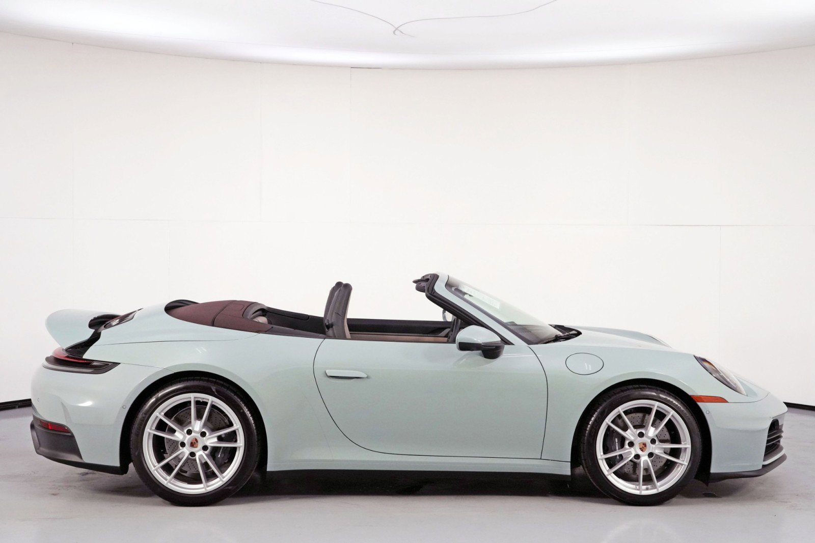 Used 2025 Porsche 911 Carrera RWD image 52