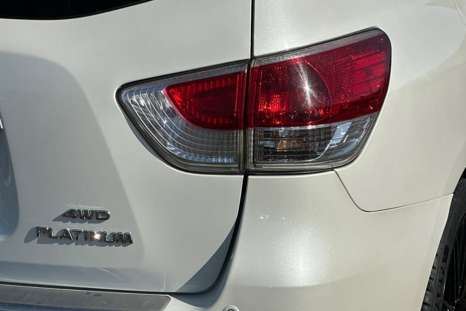 Used 2015 Nissan Pathfinder Platinum w/ Cargo Package AWD/4WD image 24
