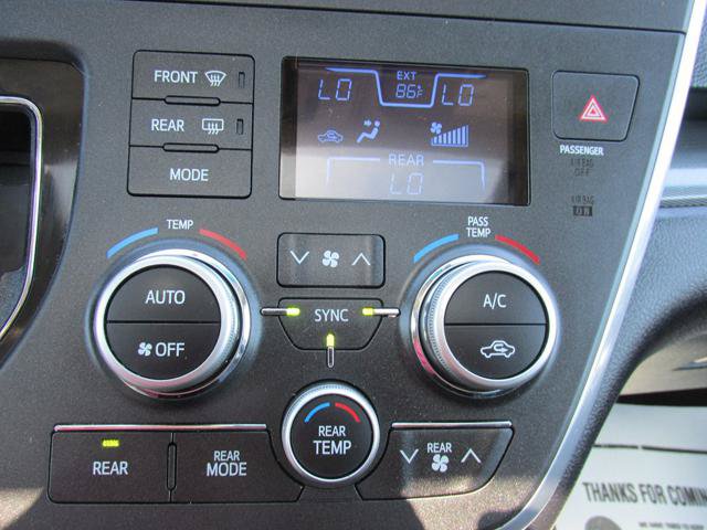 Used 2016 Toyota Sienna SE Premium FWD image 13
