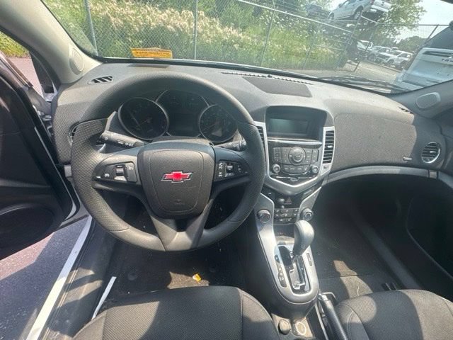Used 2016 Chevrolet Cruze LT FWD image 10