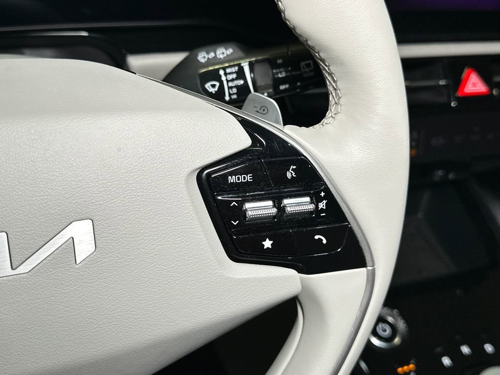 Certified 2023 Kia Niro Wave w/ Wave Preserve Package FWD image 27