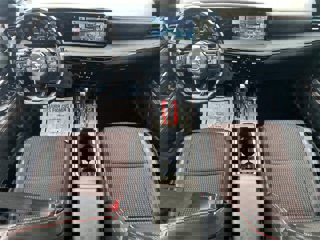 Used 2025 Nissan Kicks SR image 10