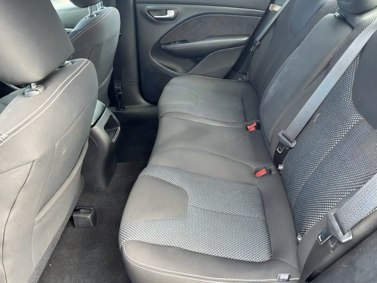 Used 2016 Dodge Dart SXT FWD image 28