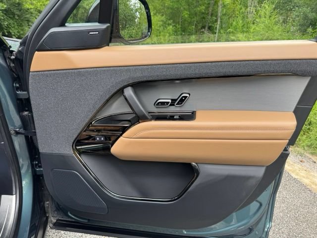 Certified 2025 Land Rover Range Rover Sport SE AWD/4WD image 18