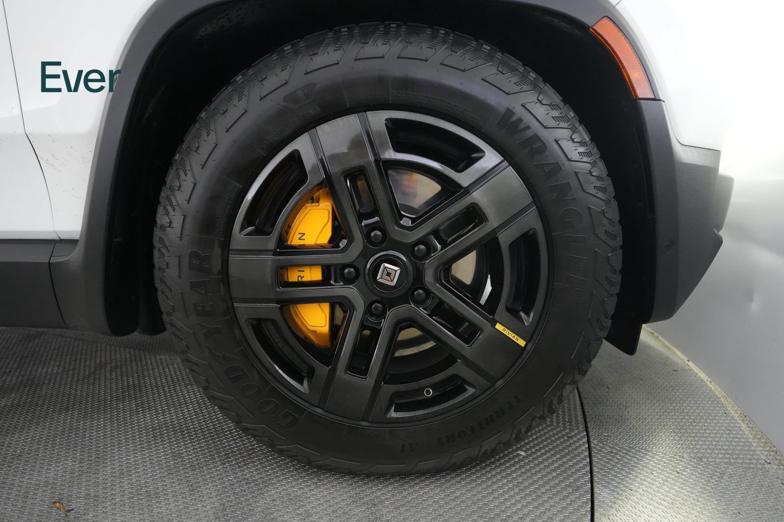 Used 2023 Rivian R1T Adventure Quad AWD/4WD image 20