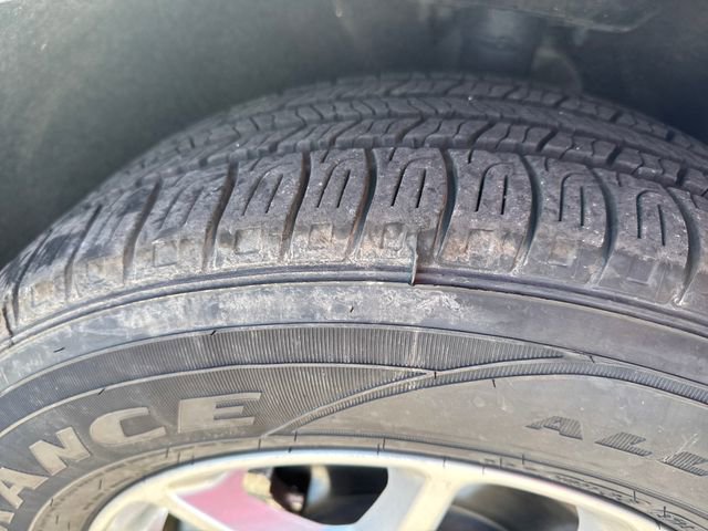 Used 2024 Chrysler Pacifica Touring-L FWD image 25