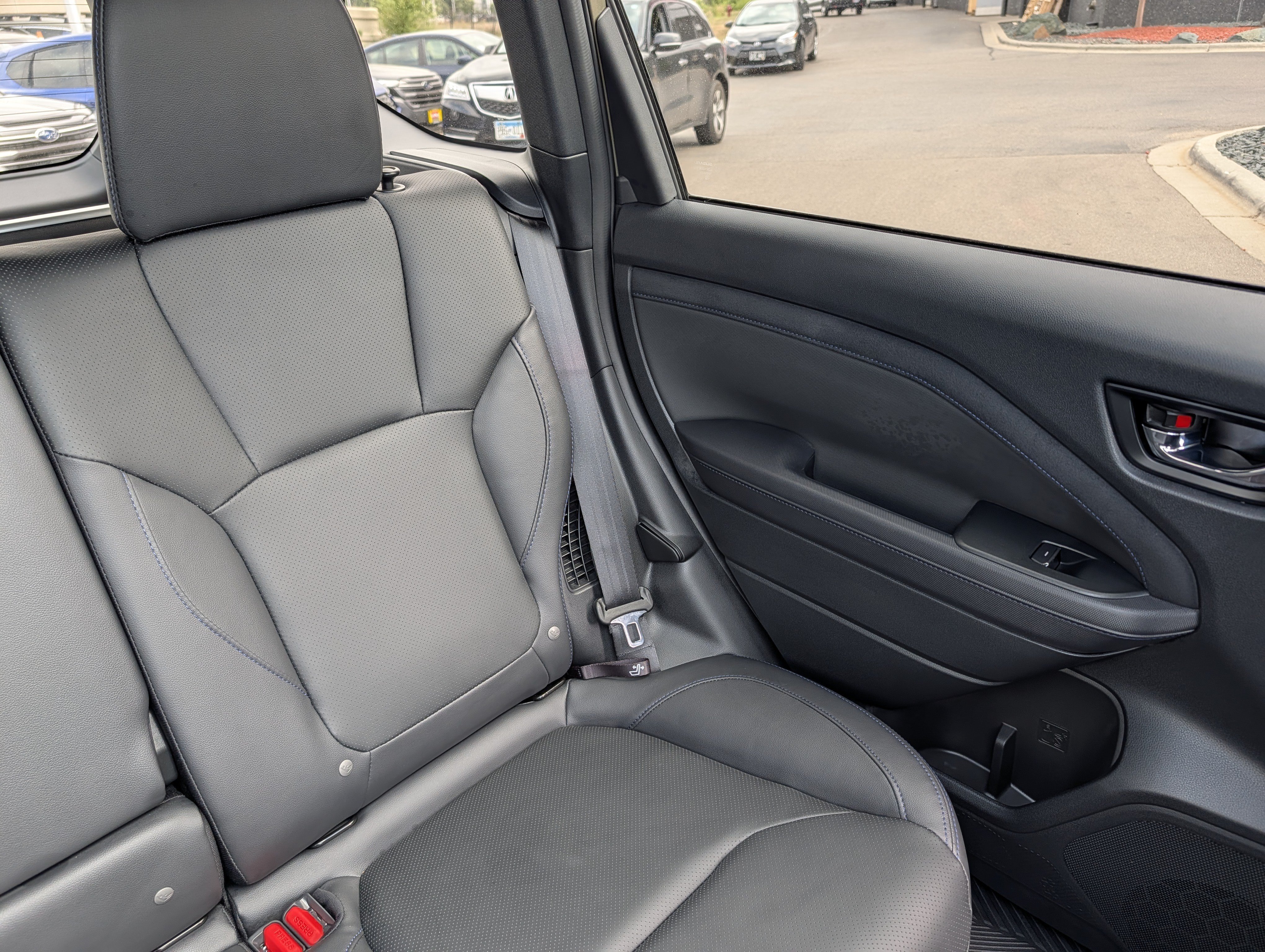 Used 2025 Subaru Forester Limited AWD/4WD image 17