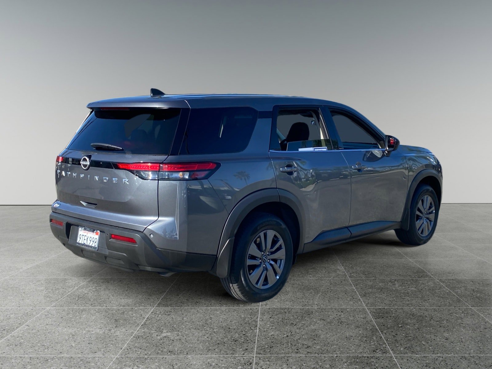 Used 2025 Nissan Pathfinder S w/ Cargo Package FWD image 5