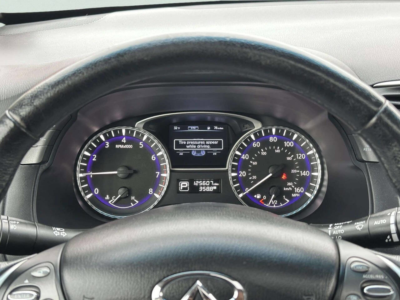 Used 2015 INFINITI QX60 Base AWD 4dr SUV w/ Premium Plus Package image 28