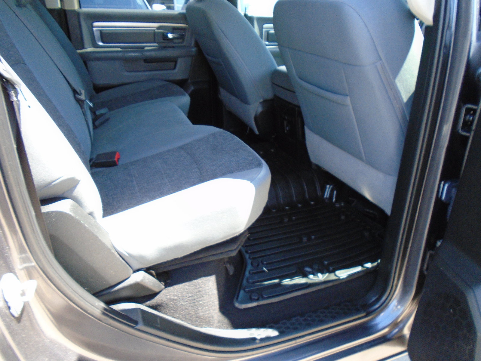 Used 2018 RAM 1500 Outdoorsman AWD/4WD image 10