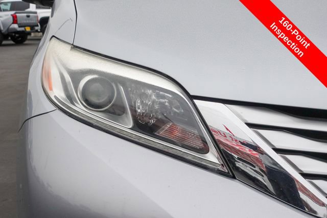 Certified 2017 Toyota Sienna Limited image 6