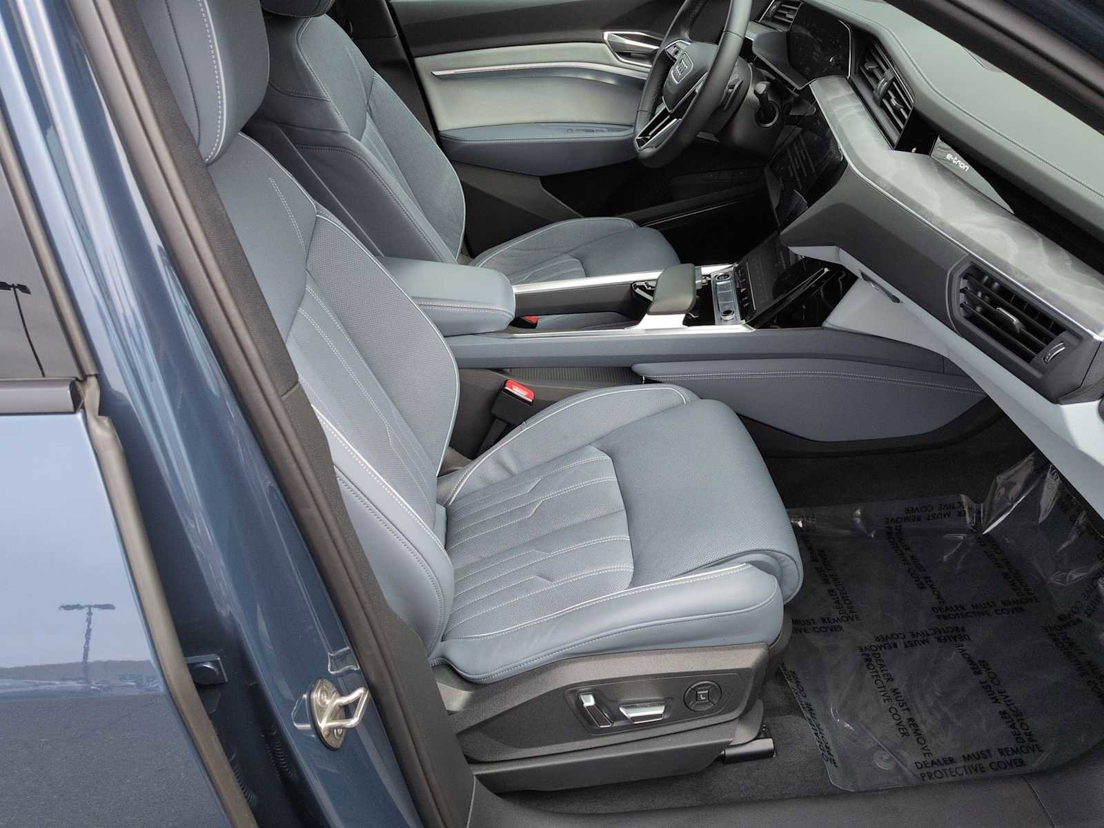 Used 2023 Audi e-tron Prestige w/ Prestige Package image 24