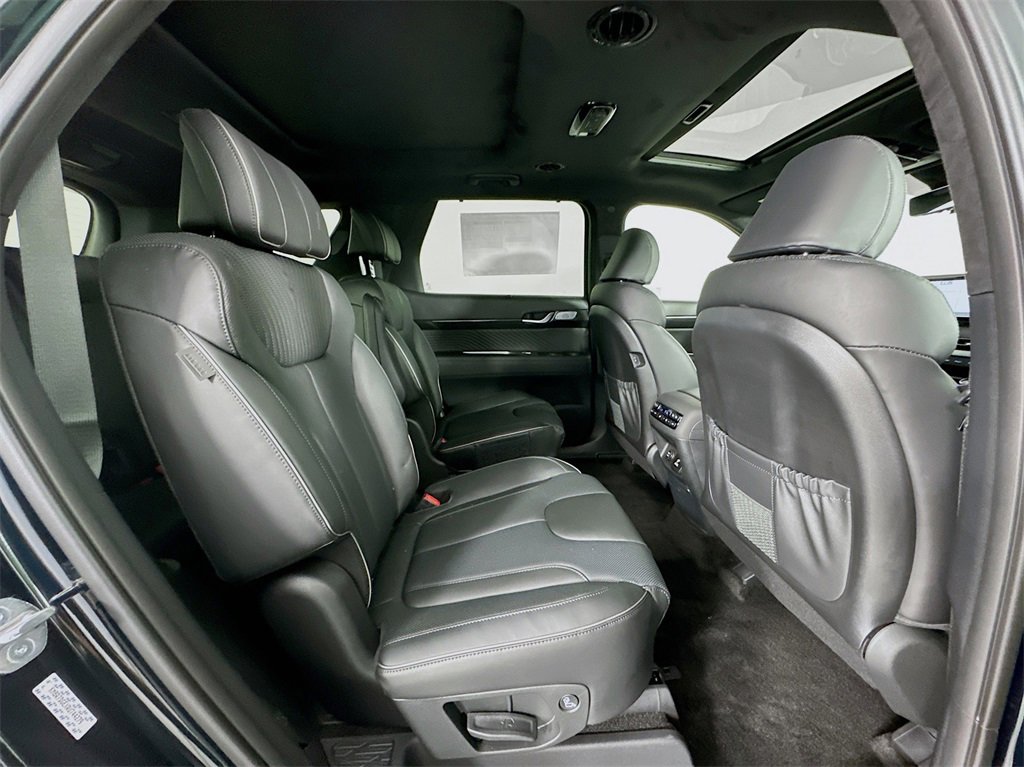 Used 2024 Hyundai Palisade Calligraphy image 30