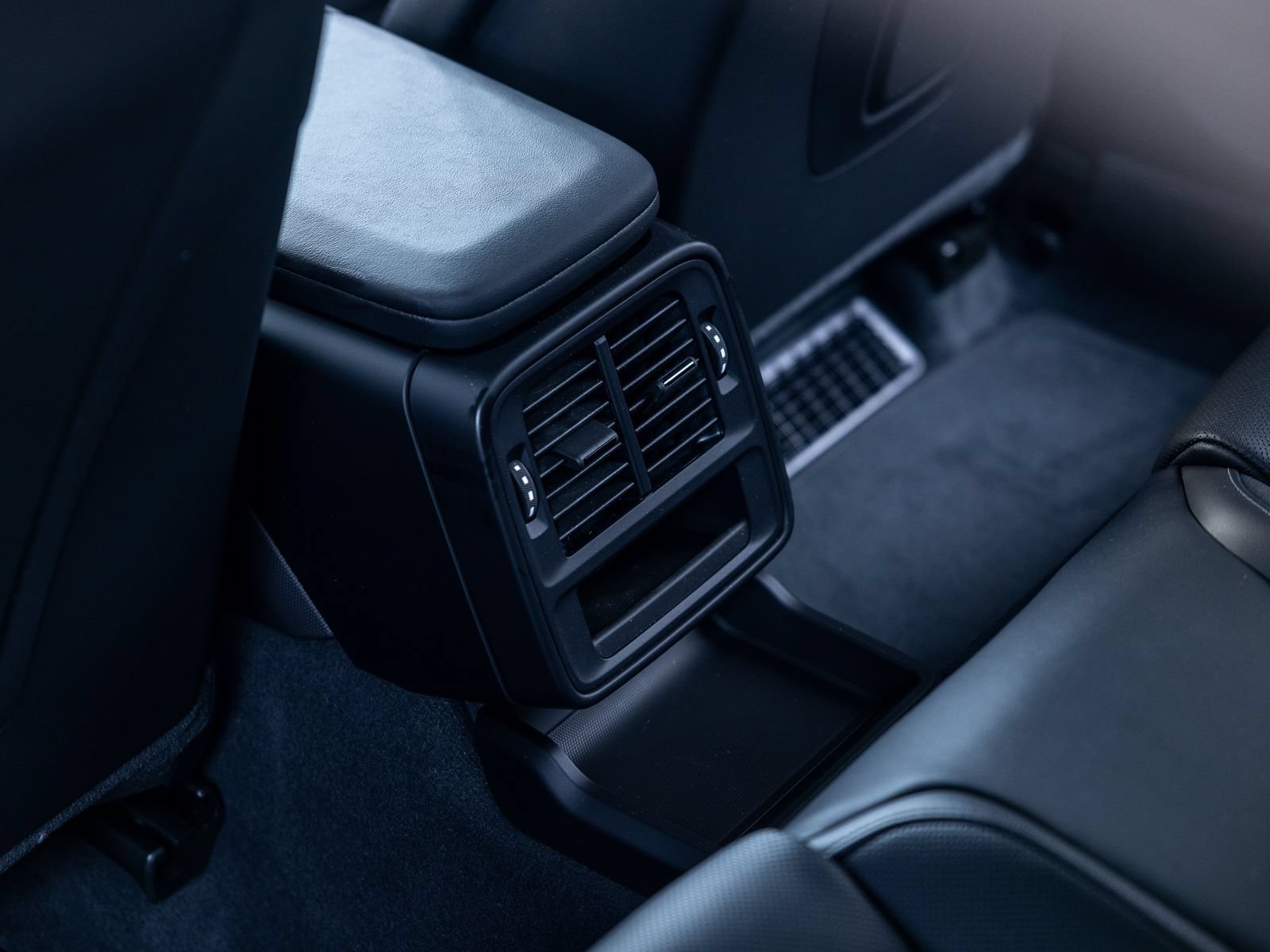 New 2026 Porsche Taycan AWD/4WD image 32