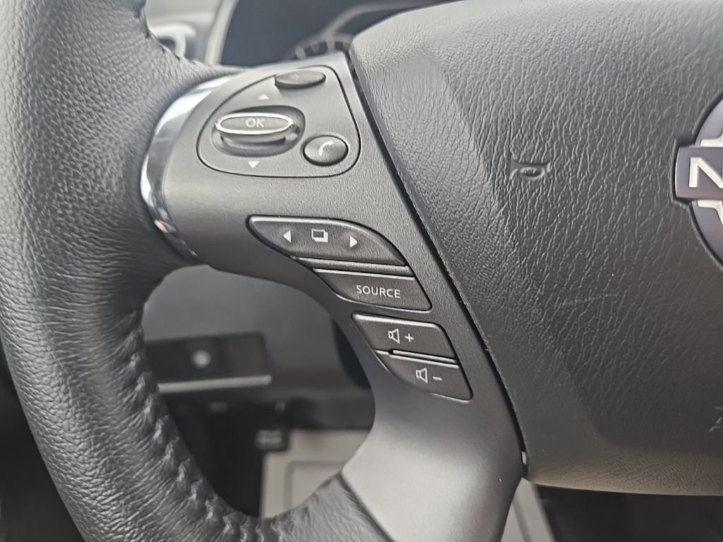 Used 2024 Nissan Murano SV w/ SV Midnight Edition Package image 16