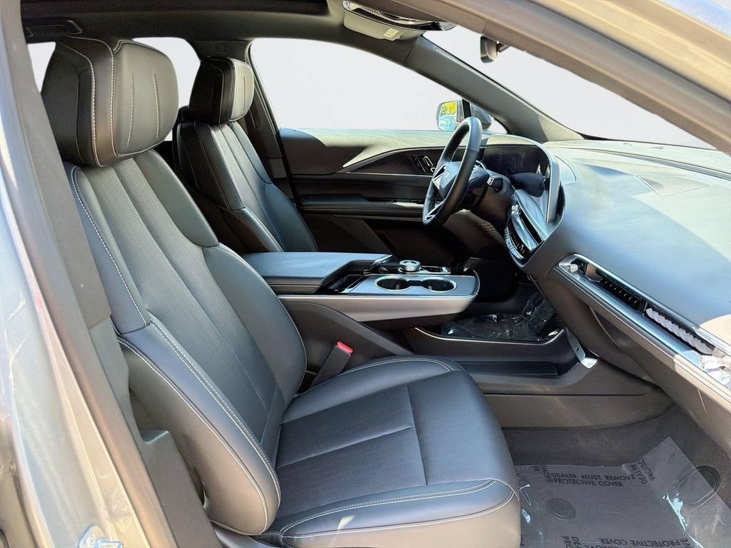 Certified 2024 Cadillac Lyriq Sport RWD image 31