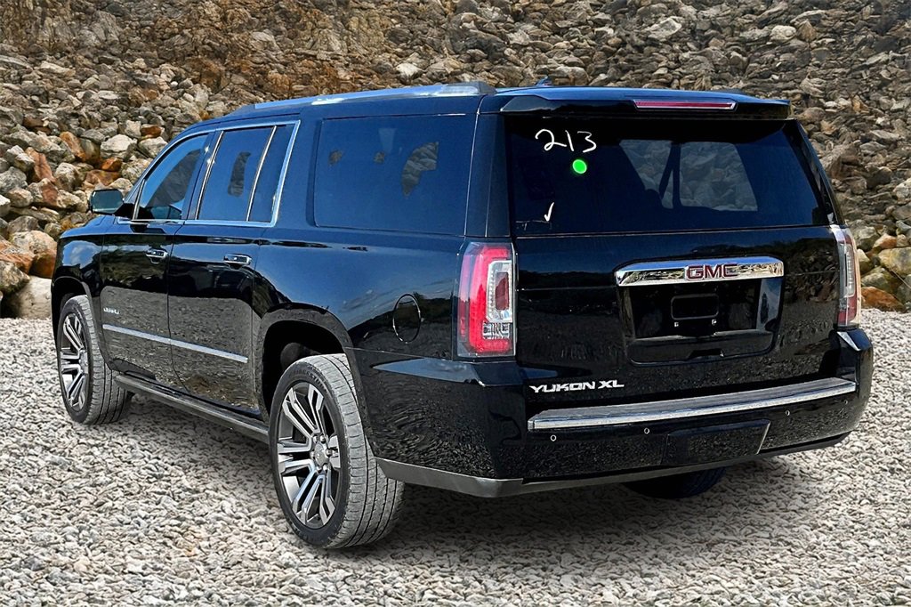 Used 2019 GMC Yukon XL Denali w/ Denali Ultimate Package image 12