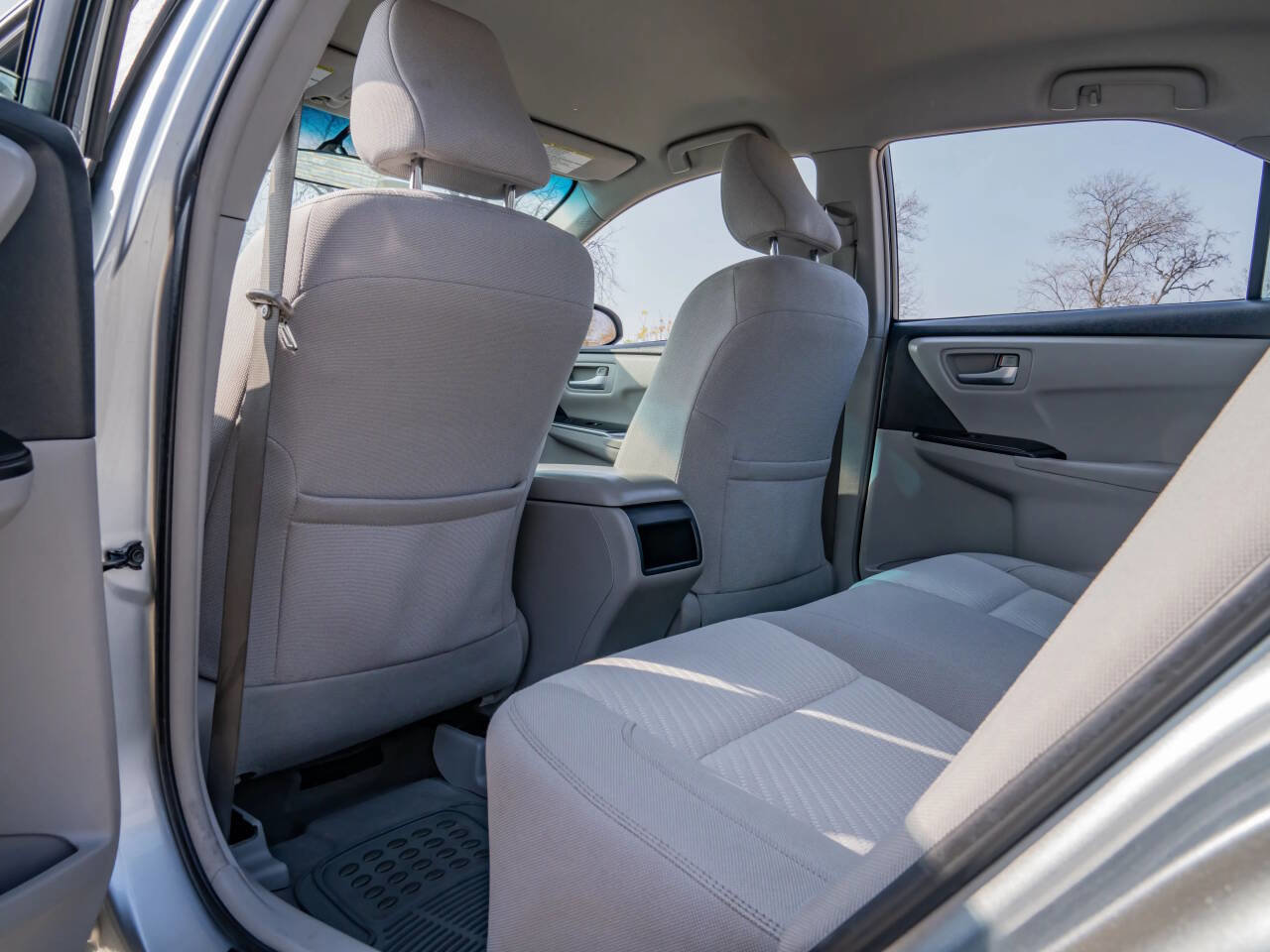 Used 2017 Toyota Camry LE image 17