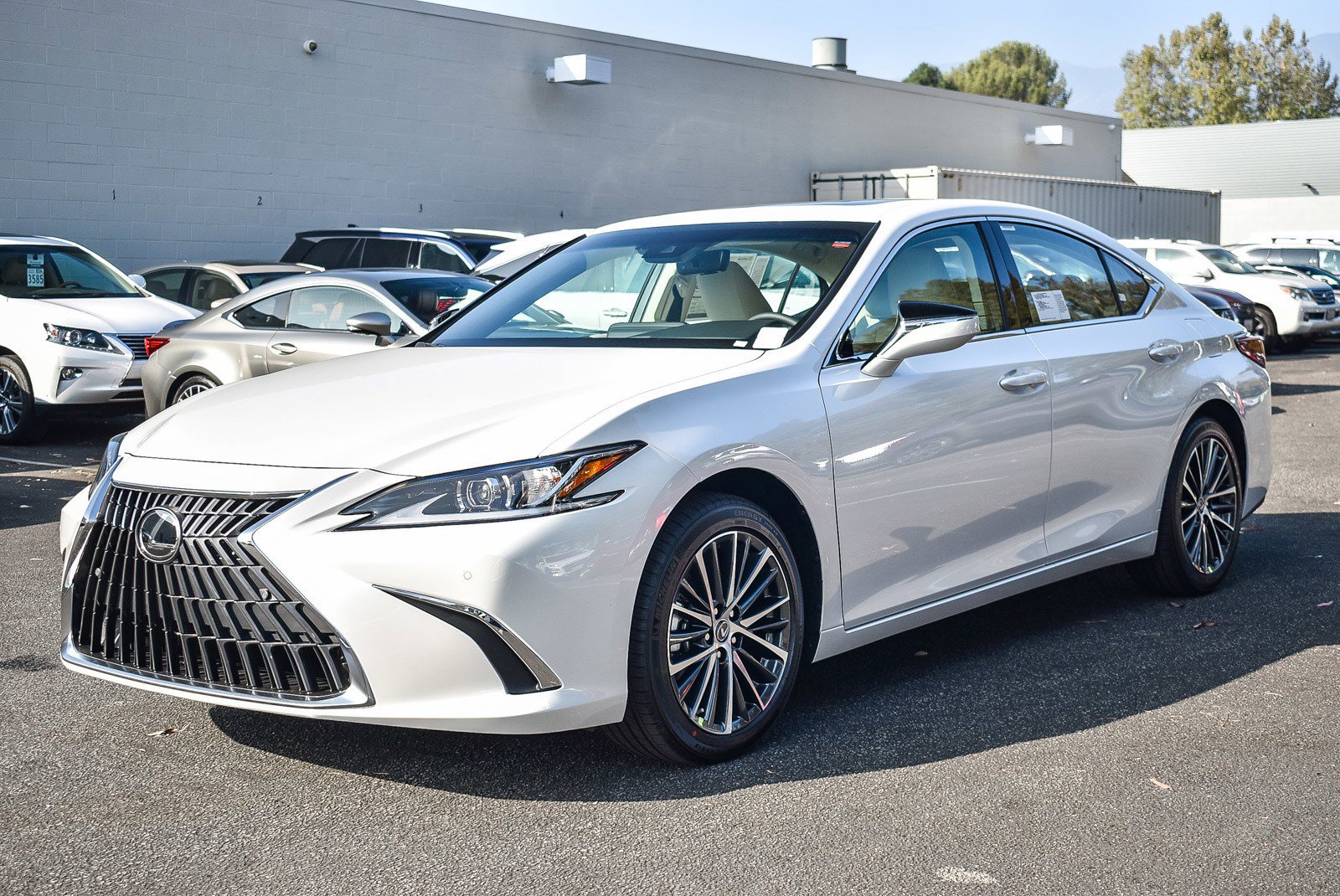 New 2025 Lexus ES 350 w/ Premium Package image 3