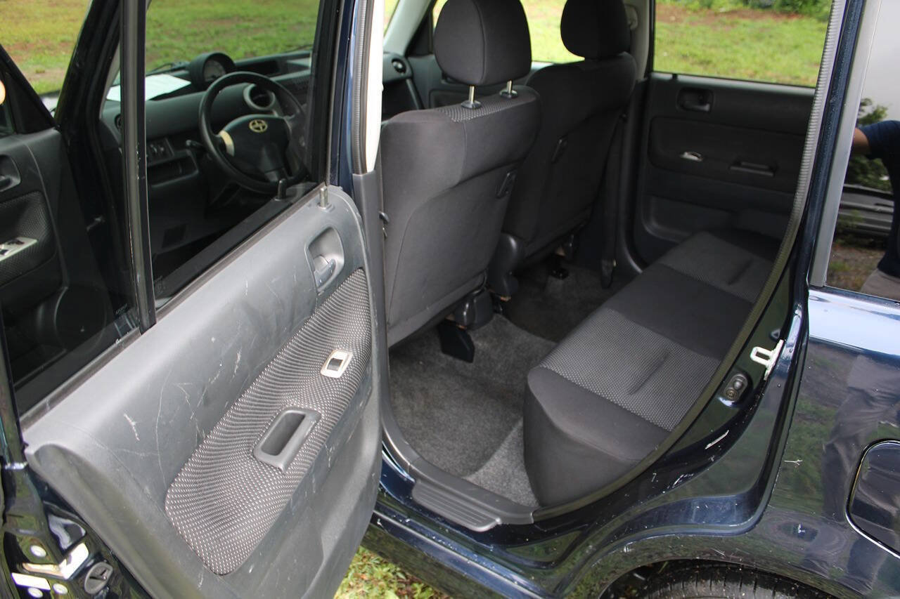 Used 2005 Scion xB FWD image 25