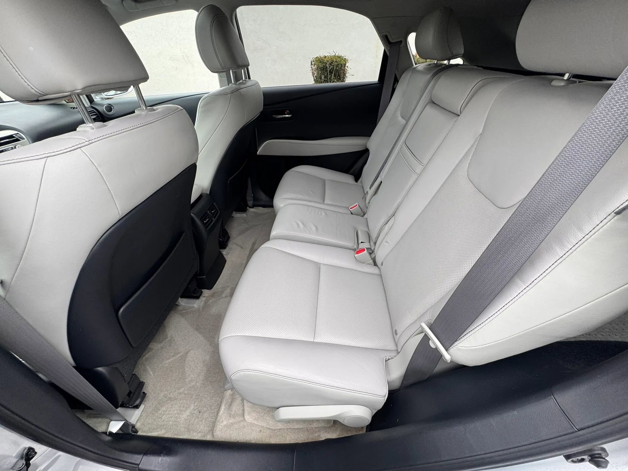 Used 2014 Lexus RX 450h AWD image 17