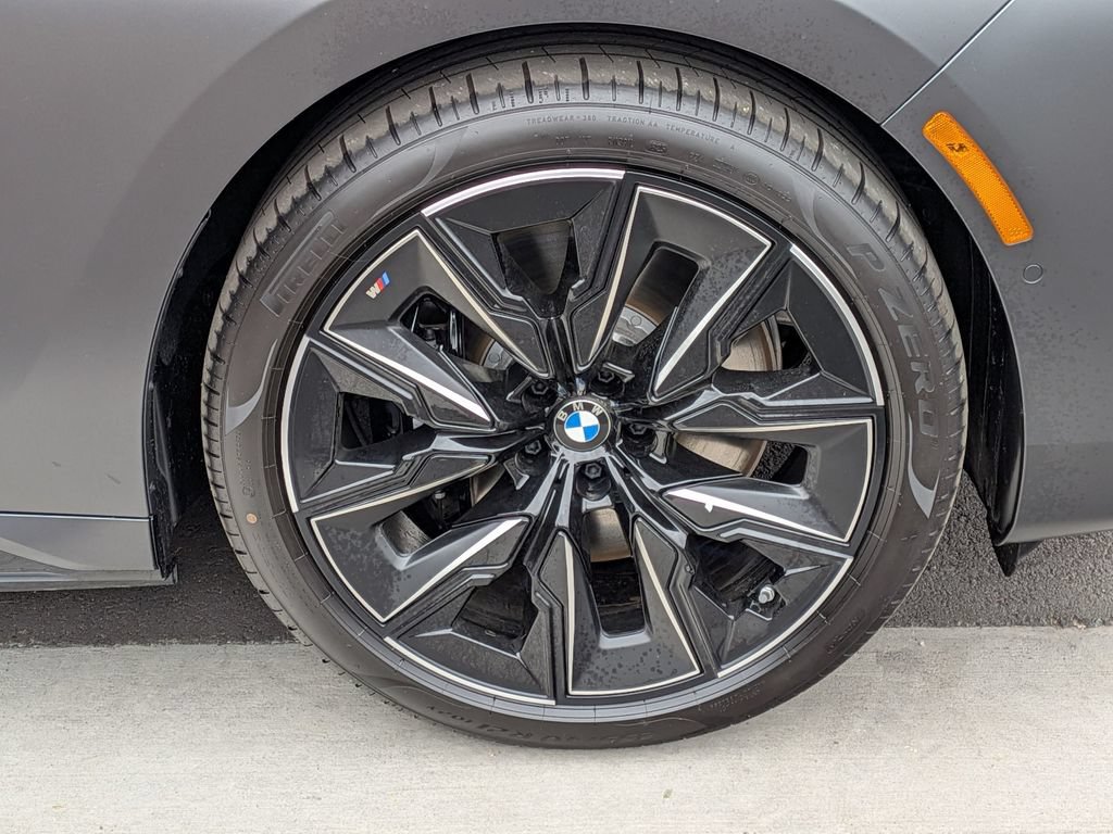 New 2026 BMW i7 eDrive50 w/ Executive Package RWD image 24