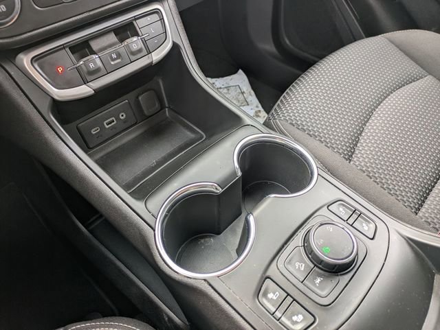 Used 2023 GMC Terrain SLE w/ Driver Convenience Package image 25