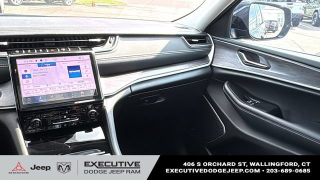 Used 2021 Jeep Grand Cherokee L Limited AWD/4WD image 25