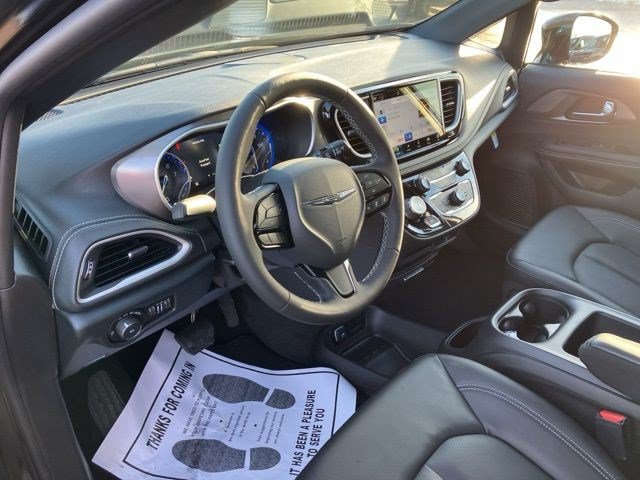 New 2026 Chrysler Pacifica Select w/ S Appearance Package FWD image 13