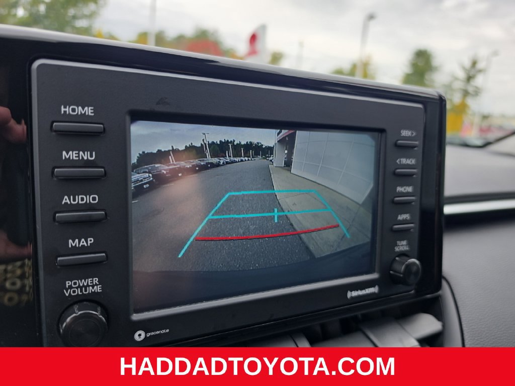 Used 2021 Toyota RAV4 LE AWD/4WD image 18