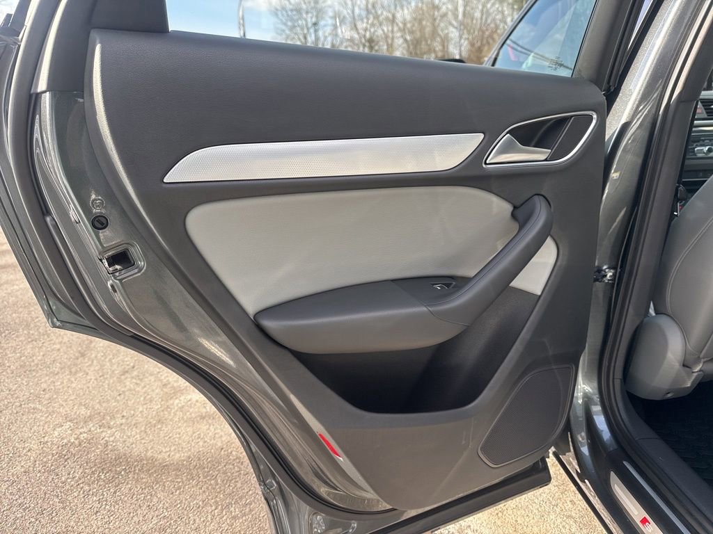 Used 2018 Audi Q3 2.0T Premium image 24