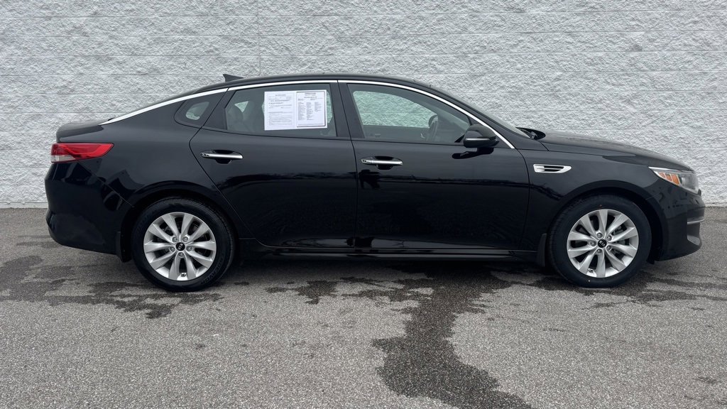 Used 2018 Kia Optima EX w/ Premium Package image 3