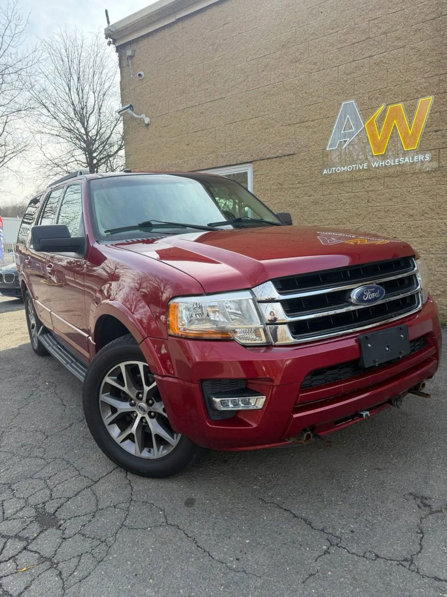 Used 2016 Ford Expedition XLT w/ Equipment Group 202A image 2