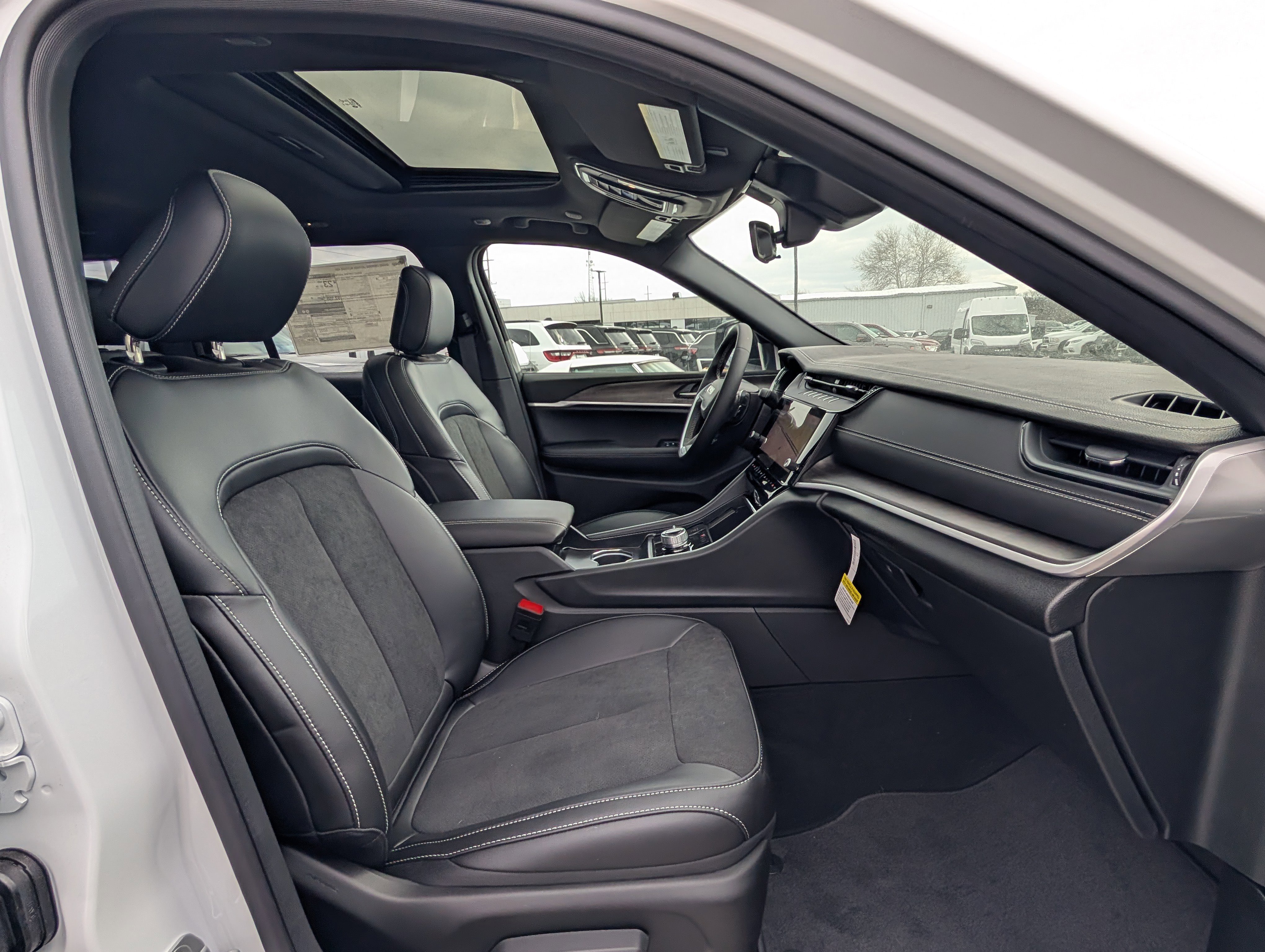 New 2026 Jeep Grand Cherokee Altitude image 6