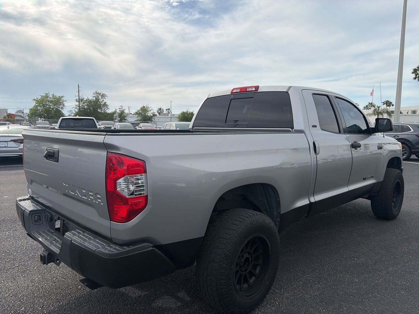 Used 2014 Toyota Tundra SR5 w/ SR5 Upgrade Package image 7