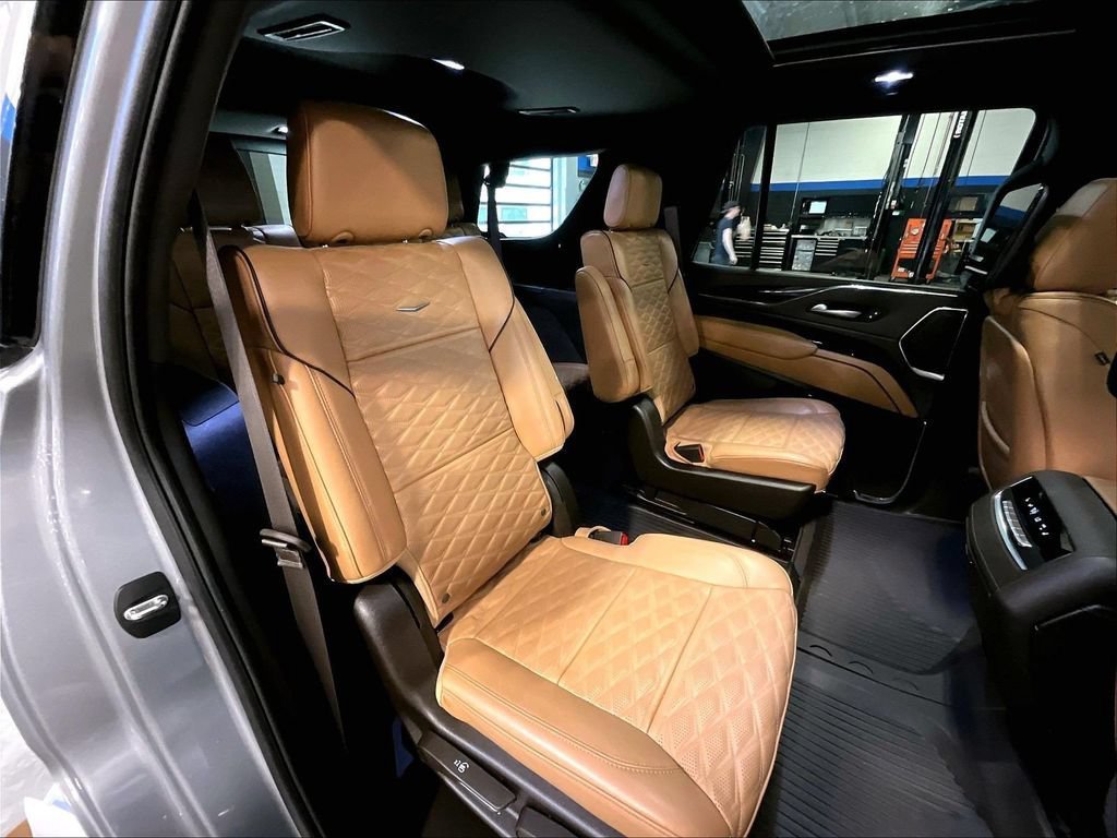 Used 2023 Cadillac Escalade Sport w/ LPO, ONYX Package AWD/4WD image 16