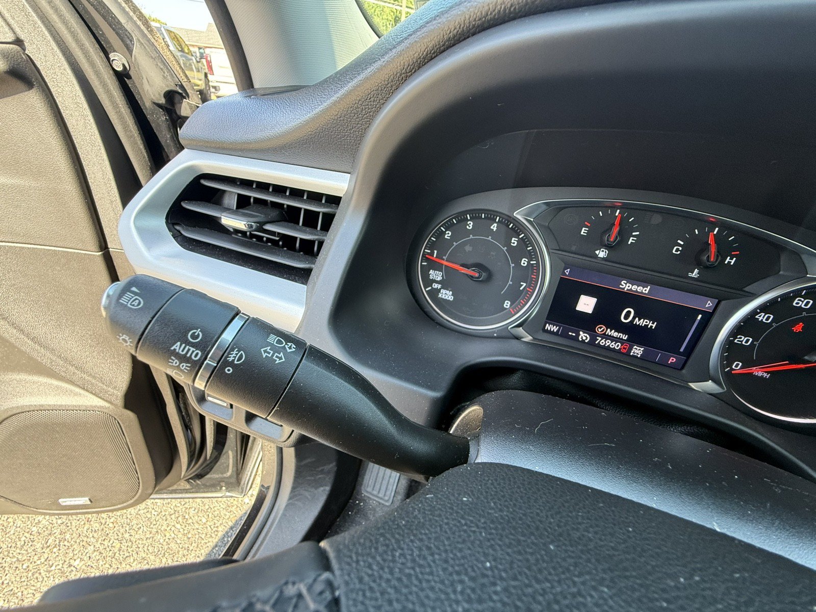 Used 2023 GMC Acadia SLT AWD/4WD image 20