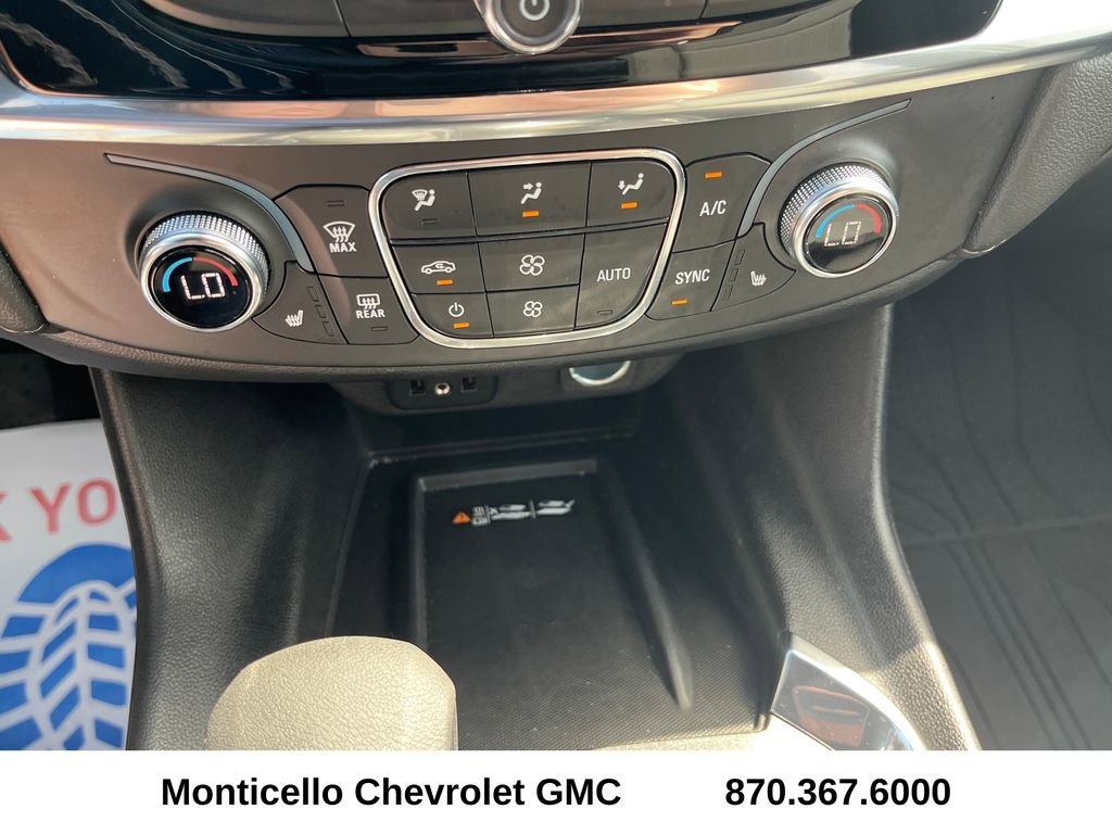 Used 2023 Chevrolet Traverse LT FWD image 19