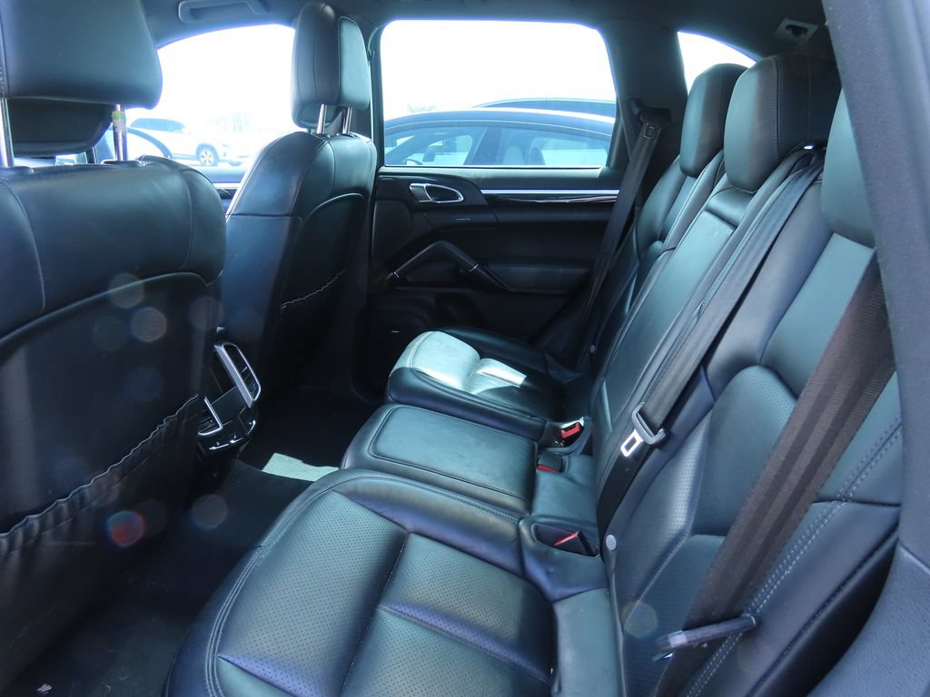 Used 2016 Porsche Cayenne S AWD/4WD image 11