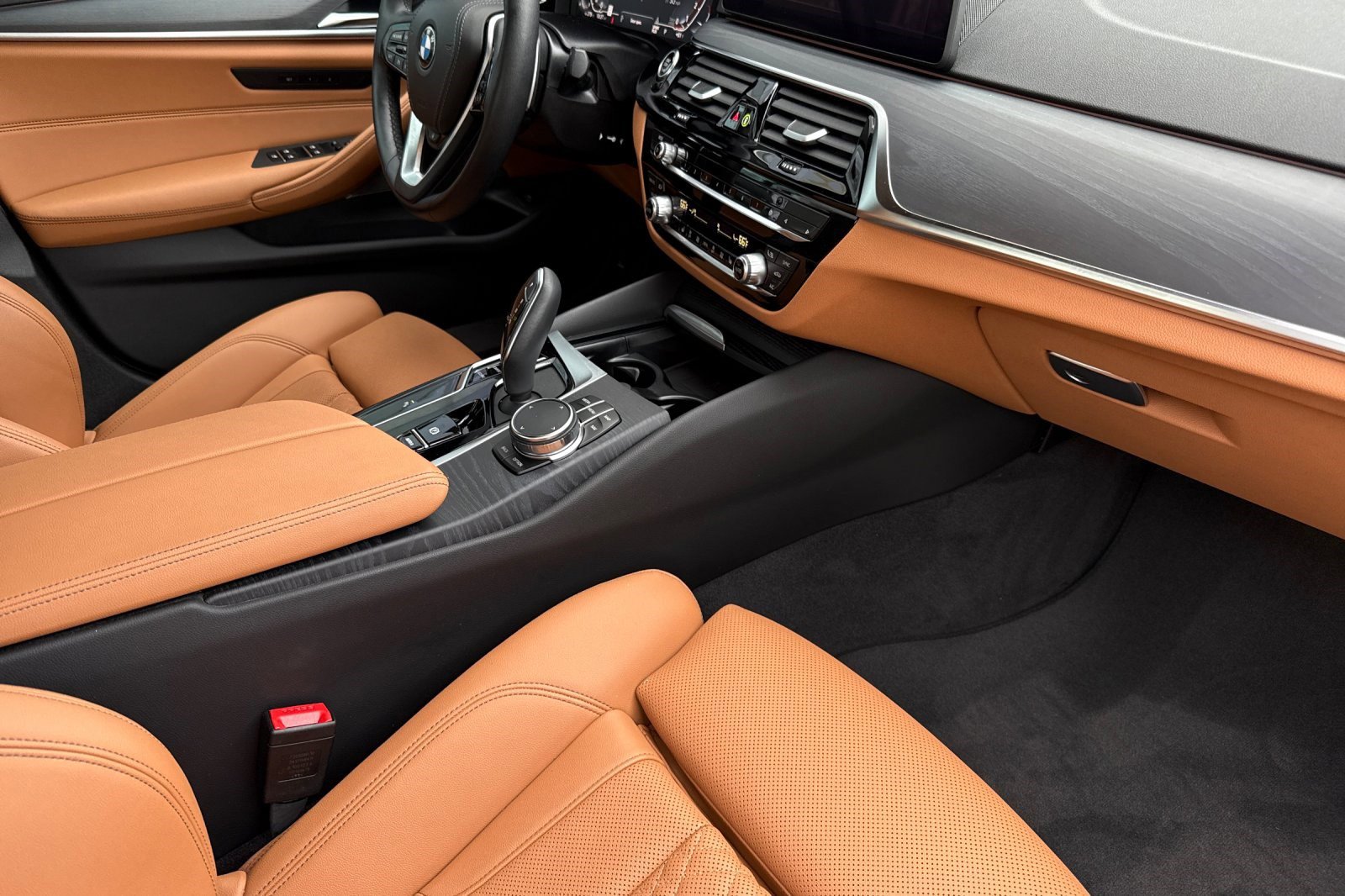 Certified 2023 BMW 540i w/ Premium Package image 19