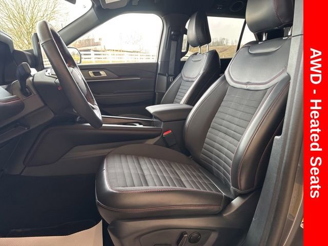 Used 2025 Ford Explorer ST-Line w/ ST-Line Street Pack image 4