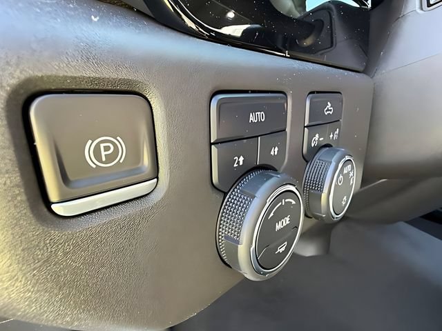 Used 2023 Chevrolet Silverado 1500 LT AWD/4WD image 16