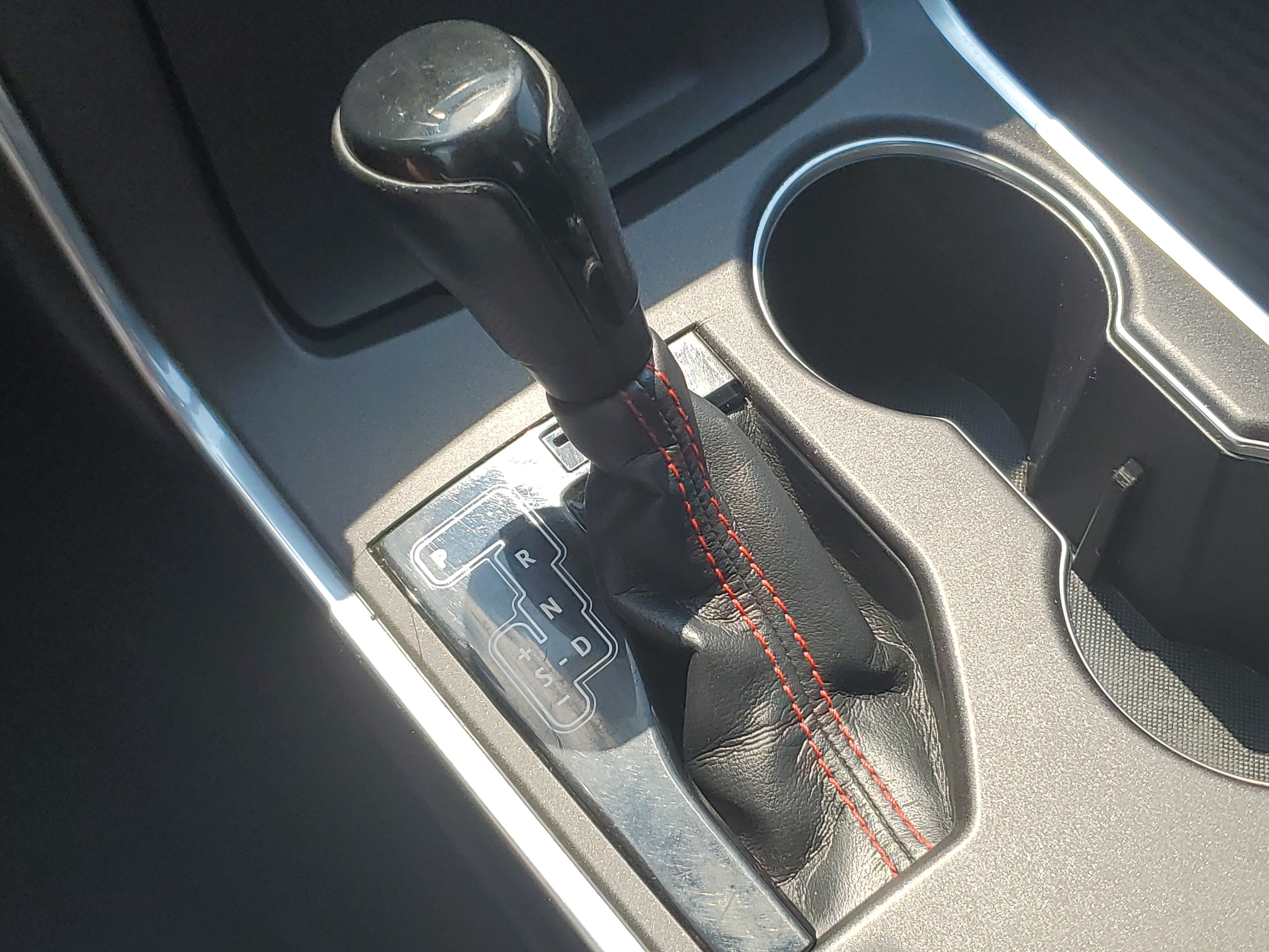 Used 2015 Toyota Camry SE w/ Moonroof Package FWD image 29